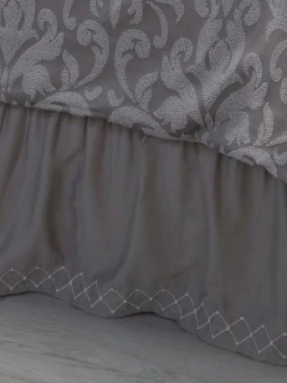 5-Pc Cal King Bedding Set Smoky Gray Jacquard Wynne Comforter Sham Skirt Pillow